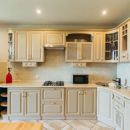 צ'רנוביץ Atlant Luxury Big Family Apart On Golovna З Двома Окремими Спальнями Навпроти Тц Депот Безконтактне Заселення מראה חיצוני תמונה
