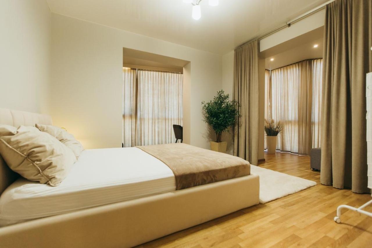צ'רנוביץ Atlant Luxury Big Family Apart On Golovna З Двома Окремими Спальнями Навпроти Тц Депот Безконтактне Заселення מראה חיצוני תמונה