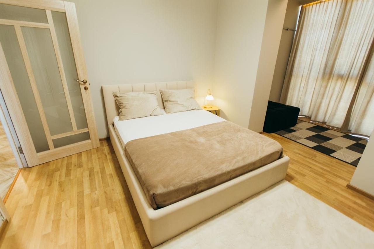 צ'רנוביץ Atlant Luxury Big Family Apart On Golovna З Двома Окремими Спальнями Навпроти Тц Депот Безконтактне Заселення מראה חיצוני תמונה