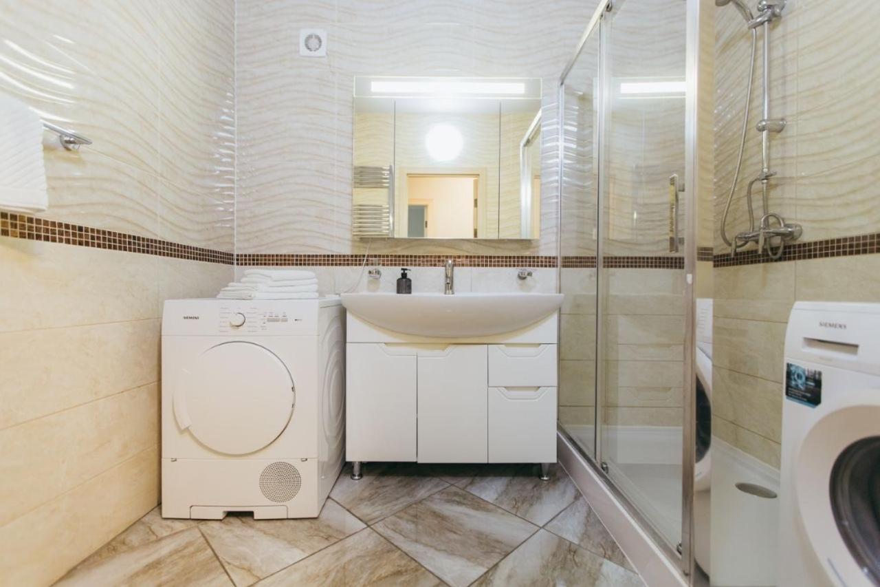 צ'רנוביץ Atlant Luxury Big Family Apart On Golovna З Двома Окремими Спальнями Навпроти Тц Депот Безконтактне Заселення מראה חיצוני תמונה